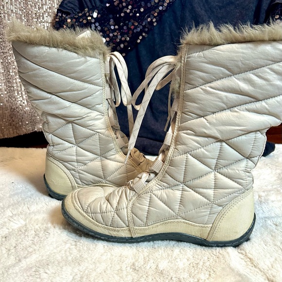 White Quilted Waterproof Winter Tall Boots Lace Up Fur Trim - Picture 4 of 14